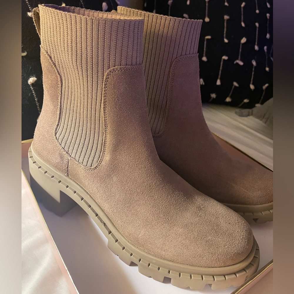 Steve Madden Brand New Women’s Boots Tan Size 11 Medium